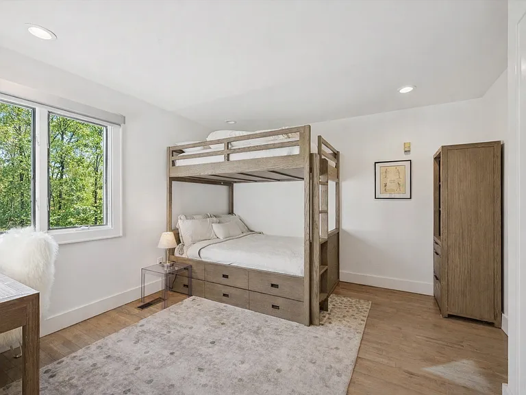 3 Southwood Ln — Photo 16
