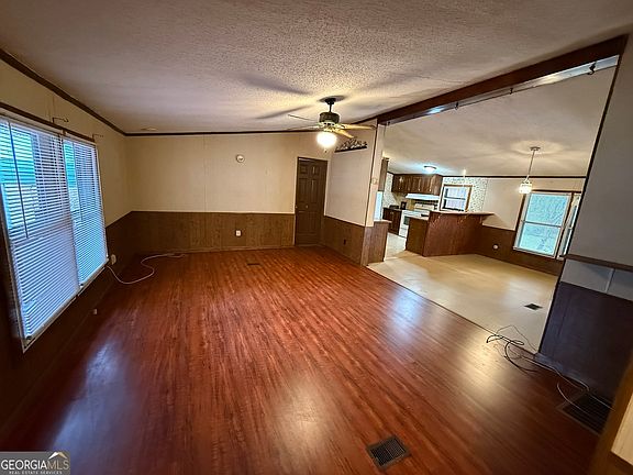 2nd image of 535 Old Stagecoach Rd