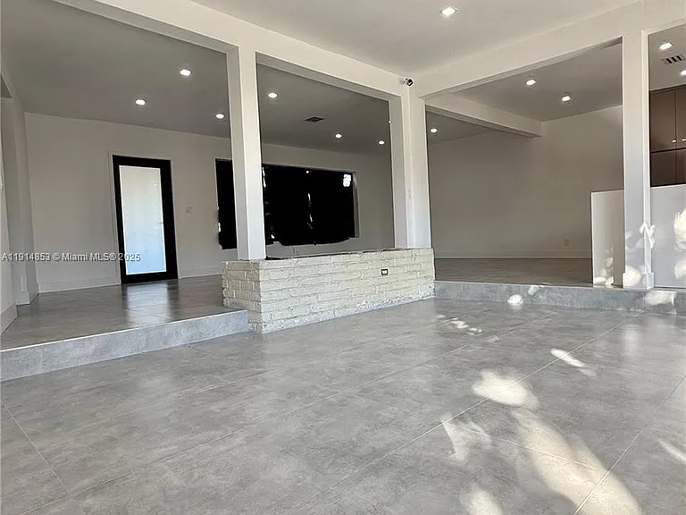 12615 N Miami Ave — Photo 10