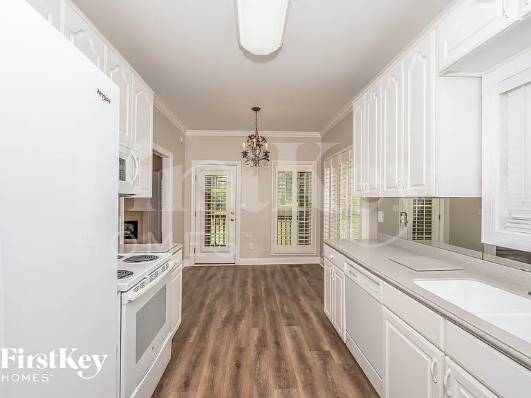 1596 Mountain Lodge Trl — Photo 6
