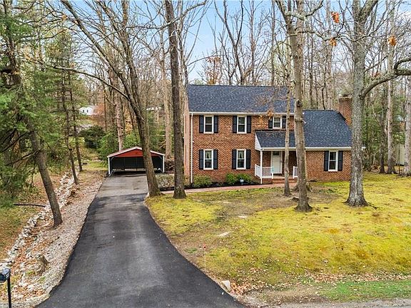5th image of 490 Comstock Dr