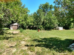 404 E Johnson Ave, Stockholm, SD 57264