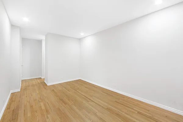 Rented by Level Group | media 13