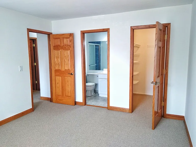 220 Oak Knoll Ct #B2 — Photo 15