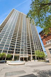 1560 N Sandburg Ter APT 1605J, Chicago, IL, 60610