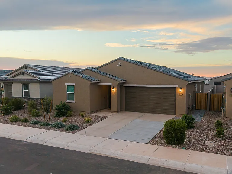 2520 E Grenache Rd — Photo 1