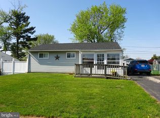 44 Midfield Rd, New Castle, DE 19720