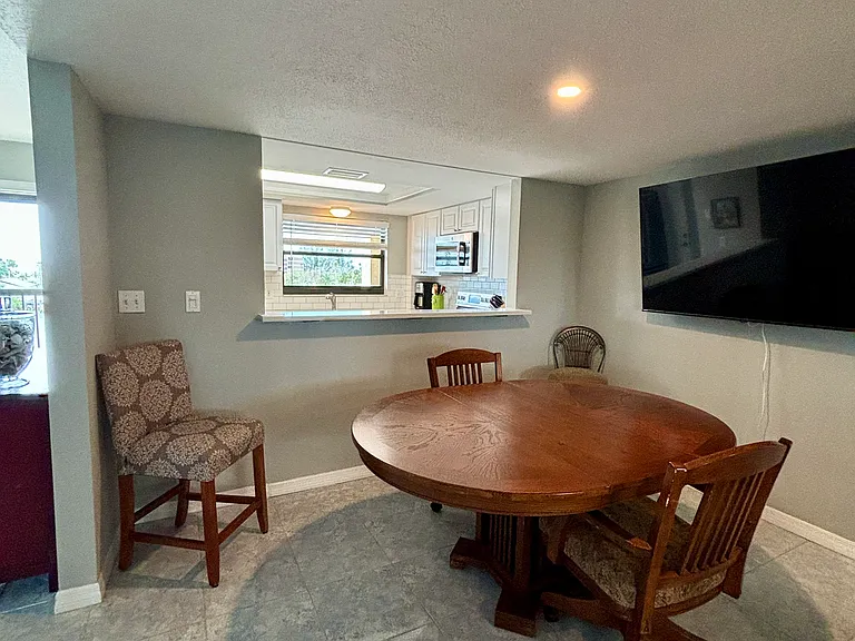 12500 Capri Cir N #303 — Photo 17