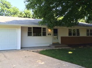 1520 Burning Tree Dr, Florissant, MO 63033