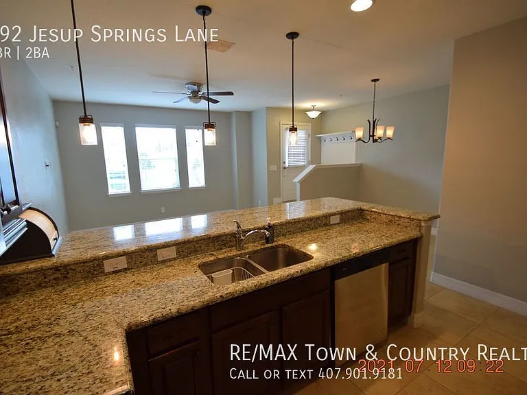 592 Jesup Springs Ln — Photo 10