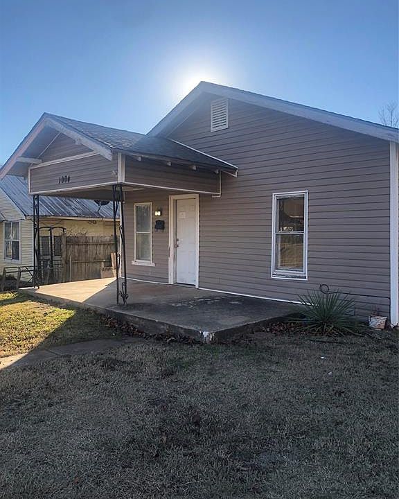 1st image of 1004 N Beard Ave