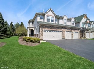 356 Bay Tree Cir, Vernon Hills, IL 60061