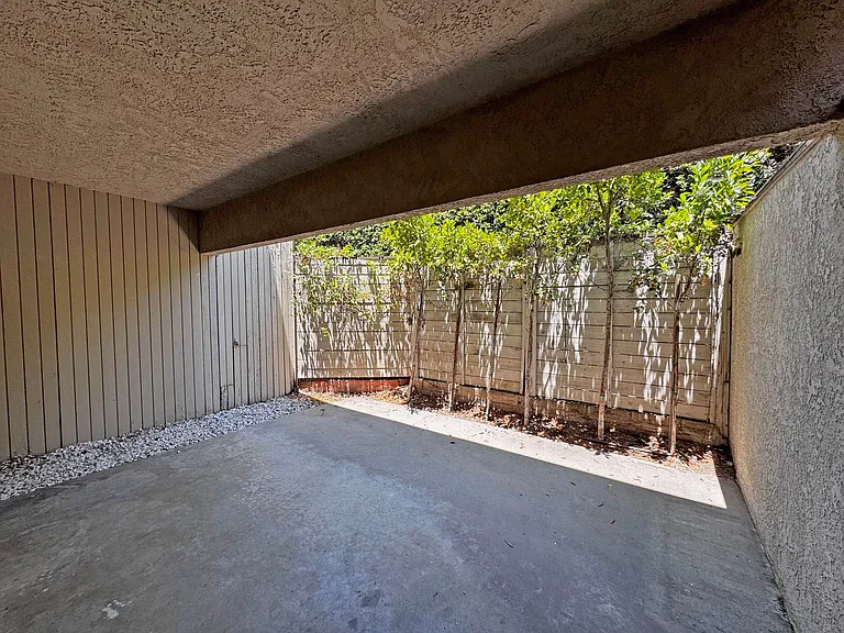 203 S Madison Ave #10 — Photo 2