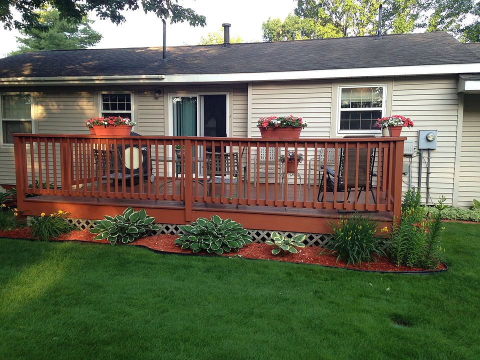 Back view, nice deck