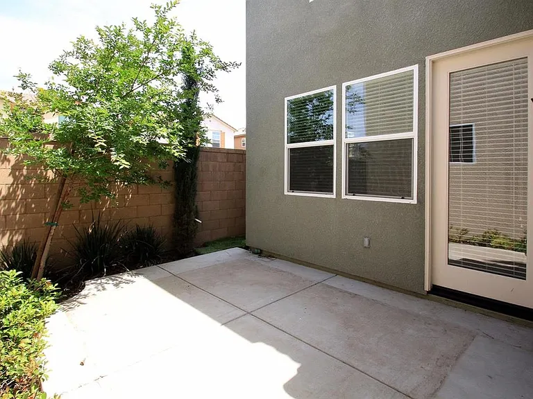 Low maintanence Backyard