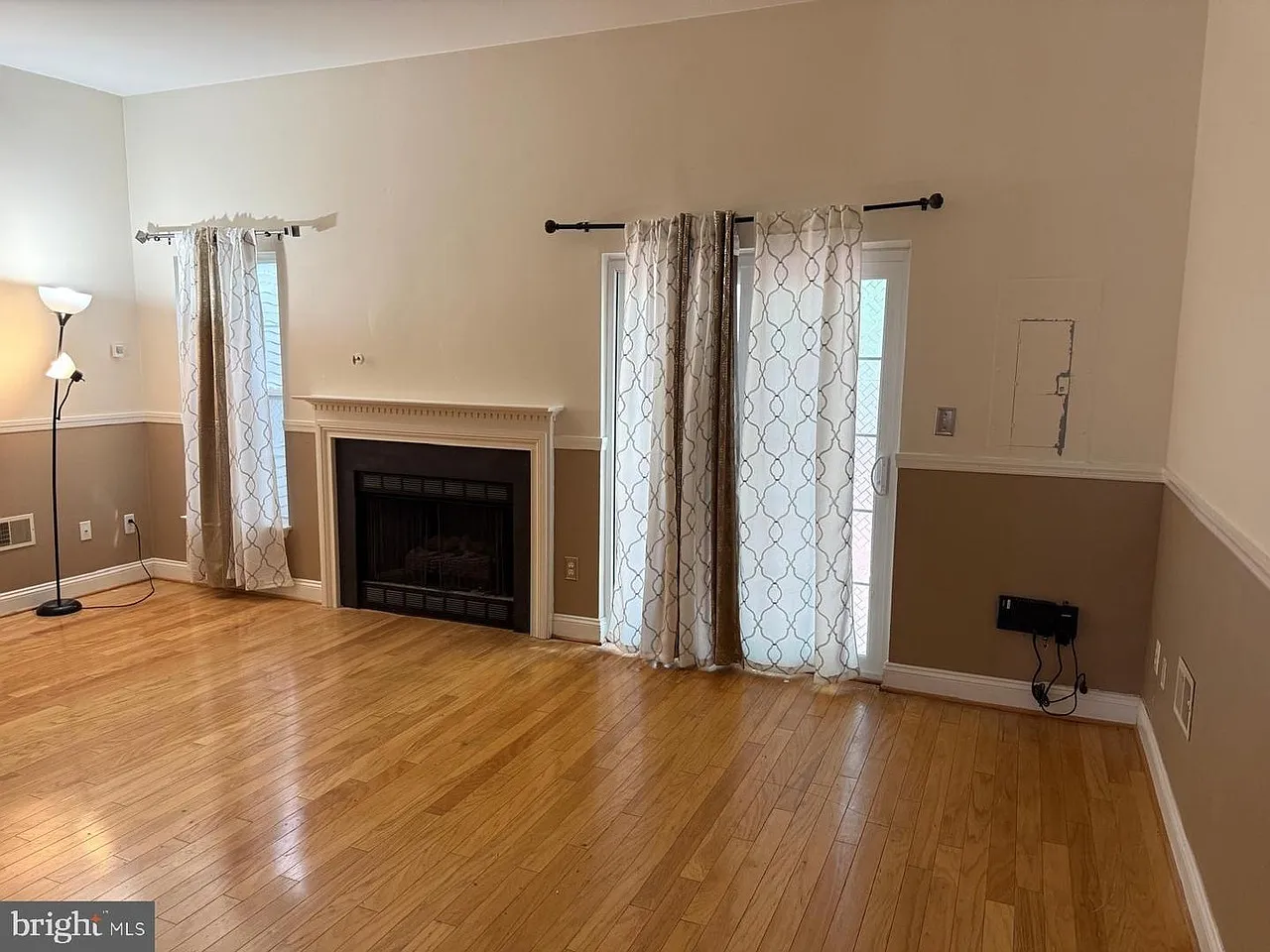 4 bed, 3.5 bath, 2040 sqft, $3,200 — Photo 3
