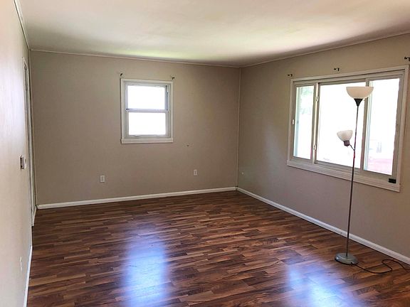 2nd image of 1103 Irvington Ct