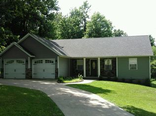 901 SW 3rd St, Washington, IN 47501