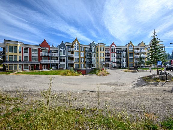 2nd image of 30 Monashee Rd #208