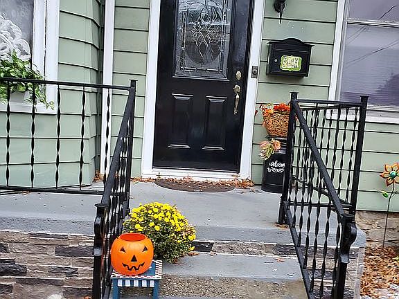 Curb appeal, beautiful details