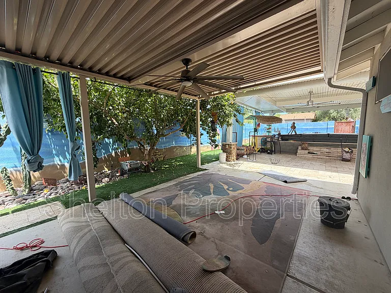 2514 E Fairmount Ave — Photo 23