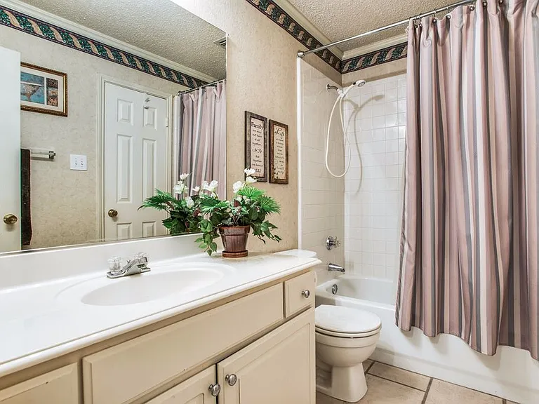 6302 Autumnwood Dr — Photo 6