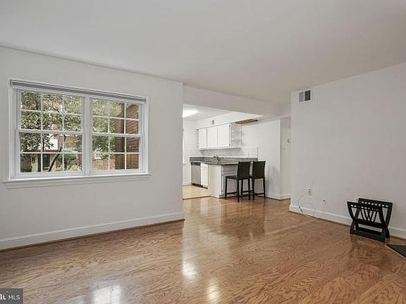 5th image of 2103 N Scott St APT 83