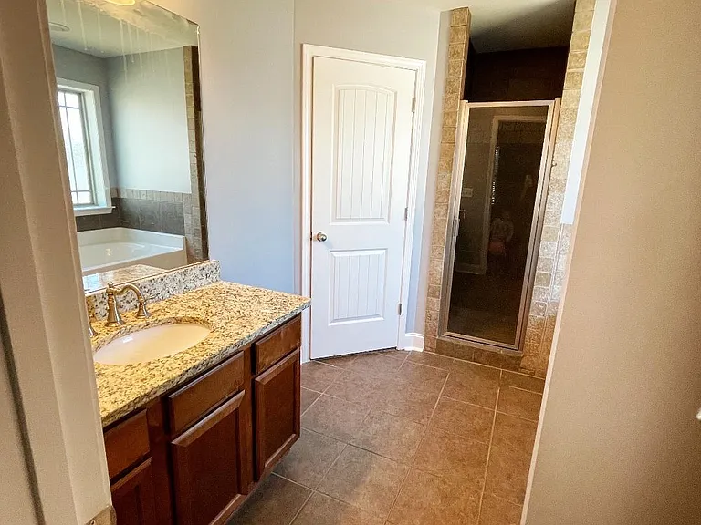 833 Cotswold Way — Photo 10