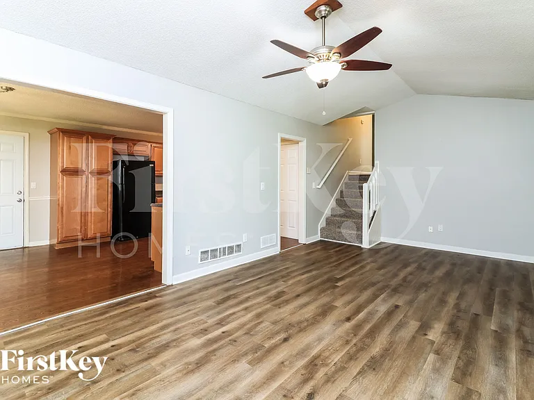 1055 Coker Cir NW — Photo 4