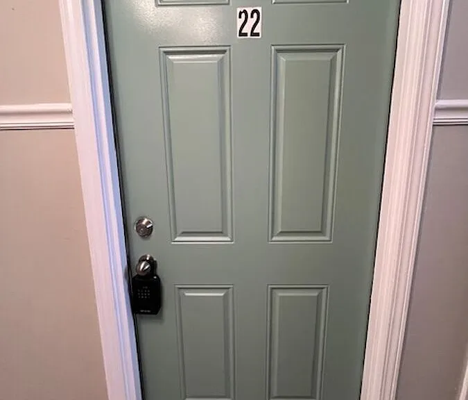 208 Lakeshore Dr #22 — Photo 1