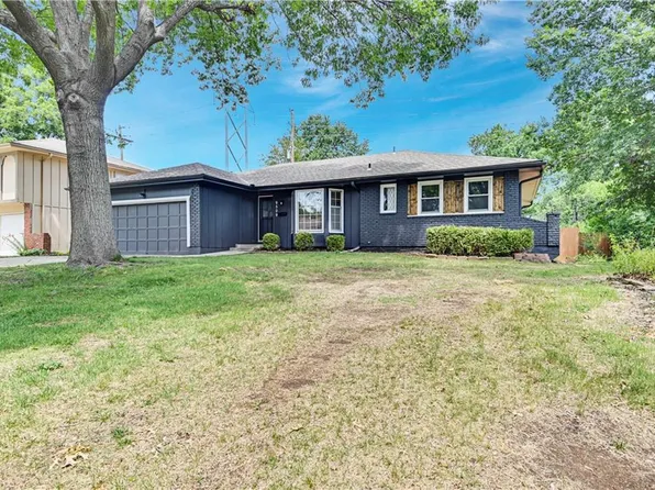9509 Moody Park Cir, Overland Park, KS 66212