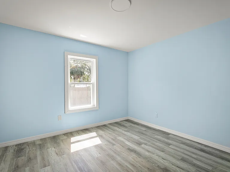 260 Vernis Ave — Photo 20
