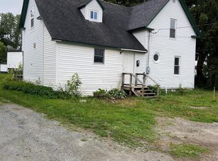 29 Hayes St, Old Town, ME 04468
