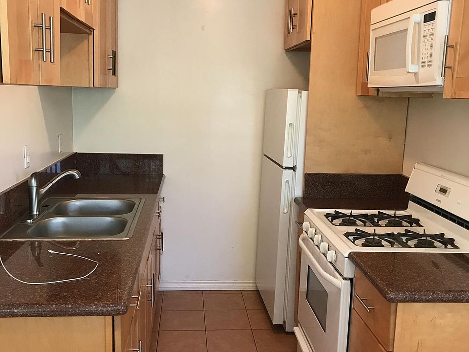 1st image of 10852 Camarillo St #1