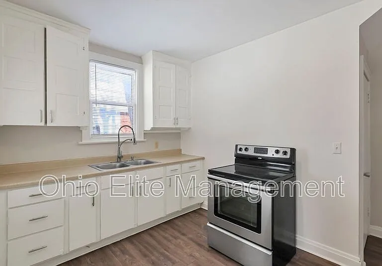775 S 17th St — Photo 1