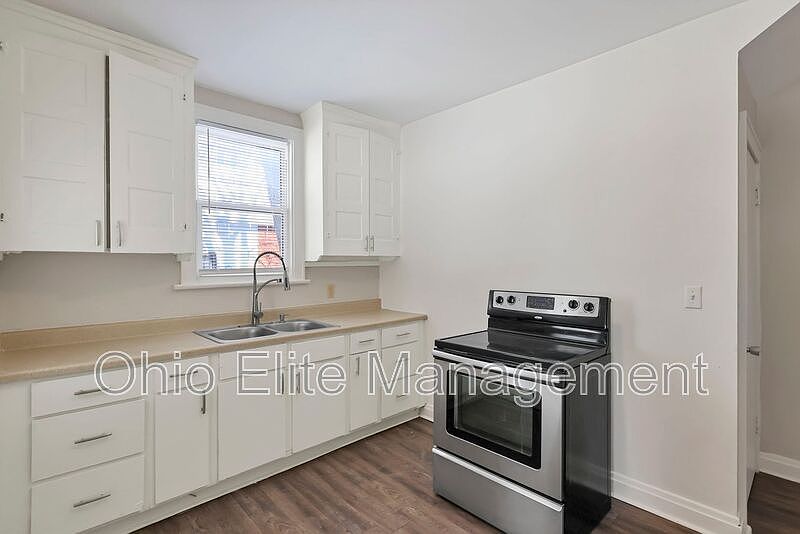 1st image of 775 S 17th St