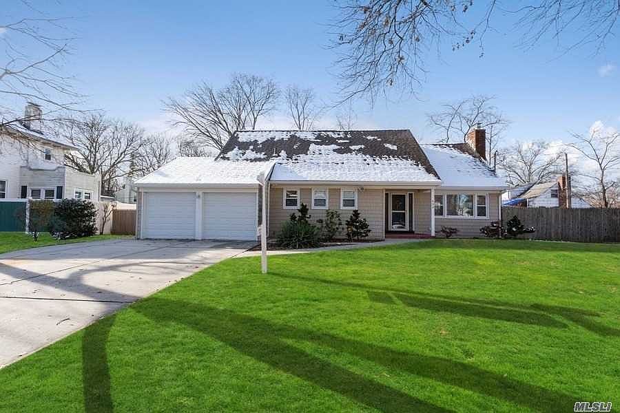 1st image of 439 Powells Ln