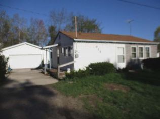 625 N Superior St, Farwell, MI 48622