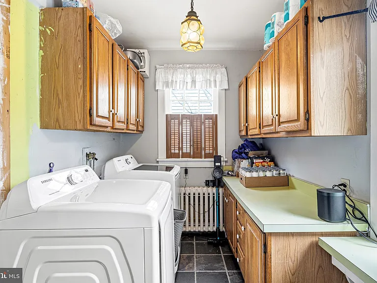 256 Hawthorne Ave — Photo 9