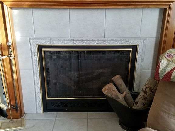 Gas fireplace