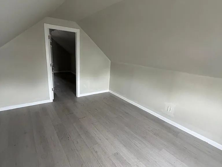 1043 Jefferson Ave #2H — Photo 11