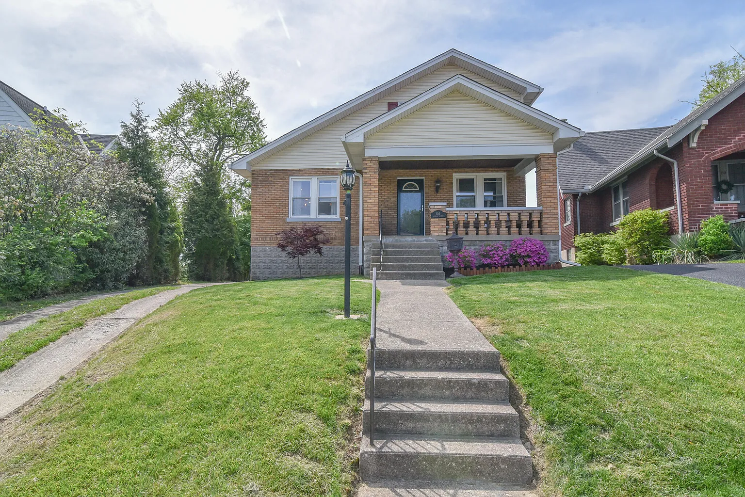 106 Rosemont Ave photo 1