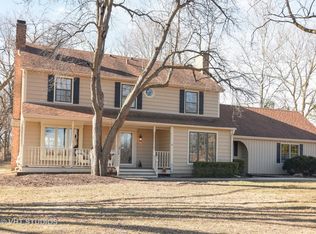 253 Bradwell Rd, Inverness, IL 60010