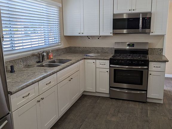 3rd image of 9862 Celita Ct