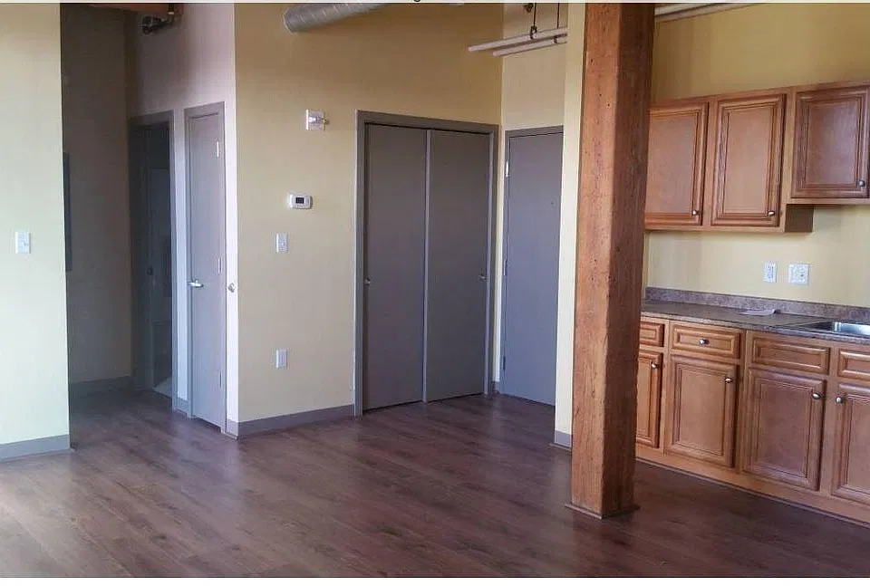 146 Court St #405