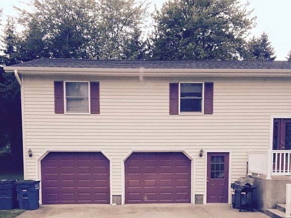 2nd image of 3991 Woodlawn St