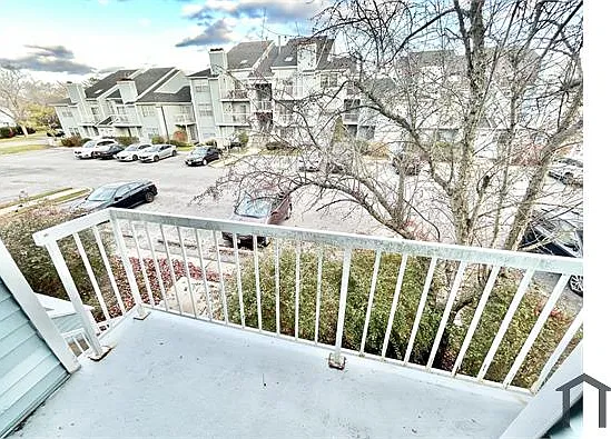 2 bed, 944 sqft, $1,900 — Photo 4