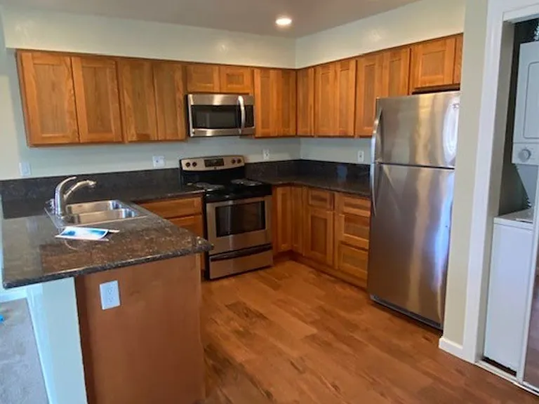 Carmel Woods Apartments — Photo 73