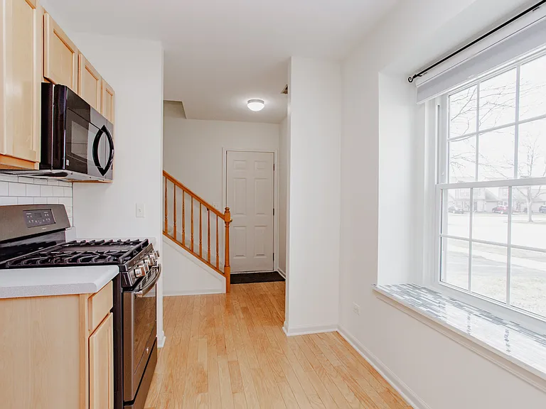1217 N Village Dr — Photo 11