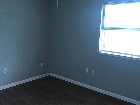 4th image of 723 Dogwood Dr #B